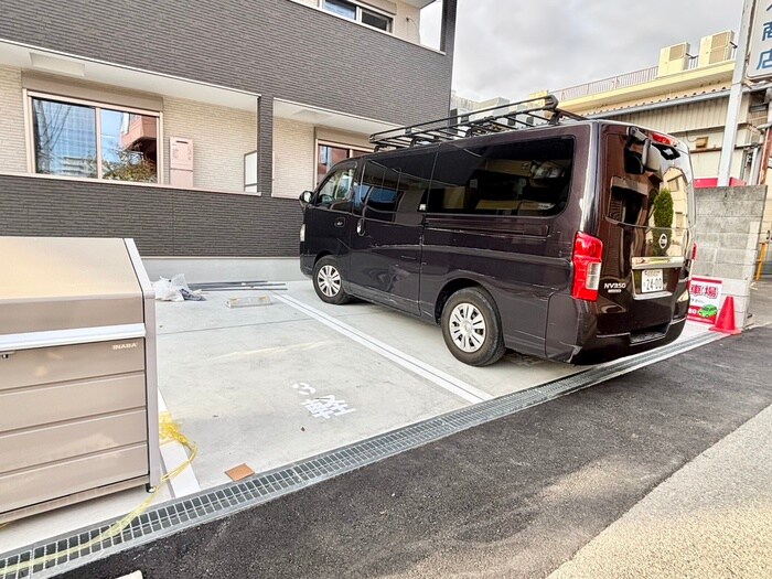 物件外観写真5　(駐車場)