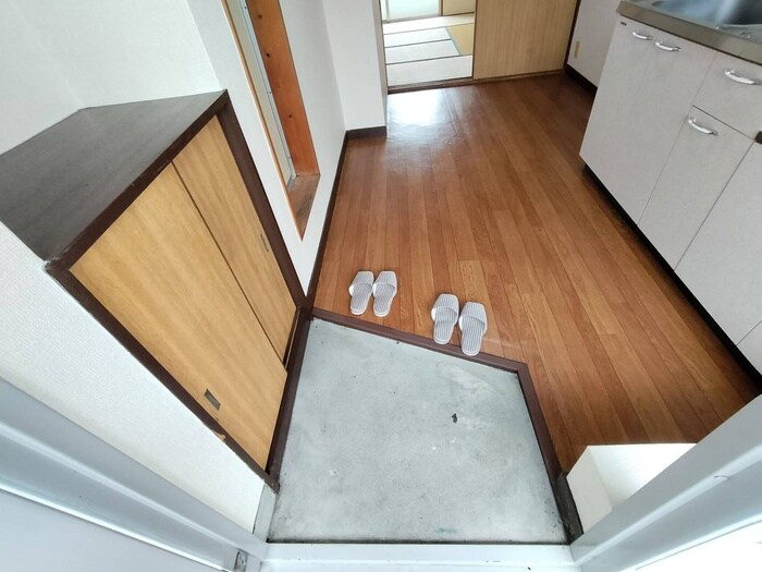 物件内観写真16　(玄関)