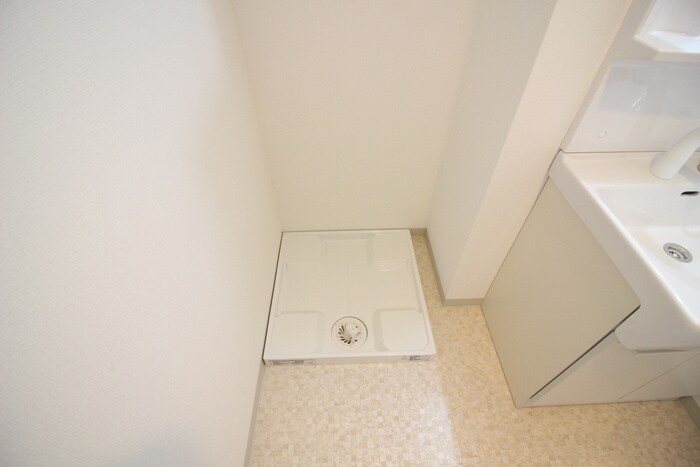 物件内観写真15　(洗濯機置場)