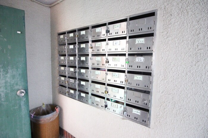 物件外観写真4　(エントランス部分)