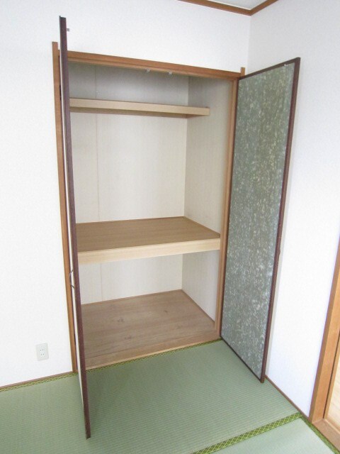 物件内観写真12　(収納)