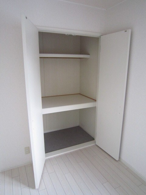 物件内観写真15　(収納)
