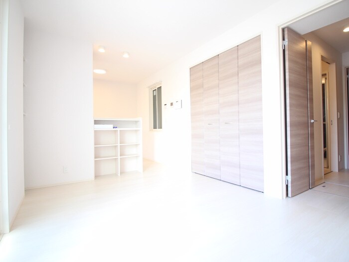 物件内観写真2　(居室)