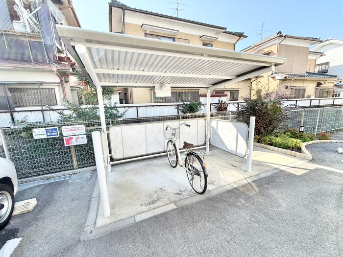 物件外観写真4　(駐車場)