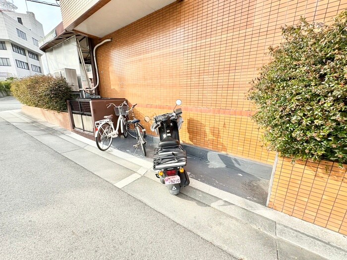 物件外観写真6　(駐輪場)