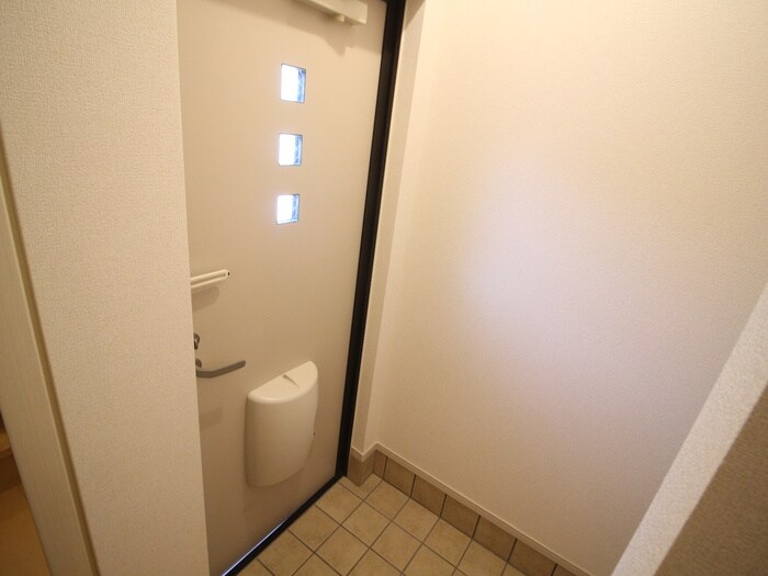 物件内観写真14　(玄関)