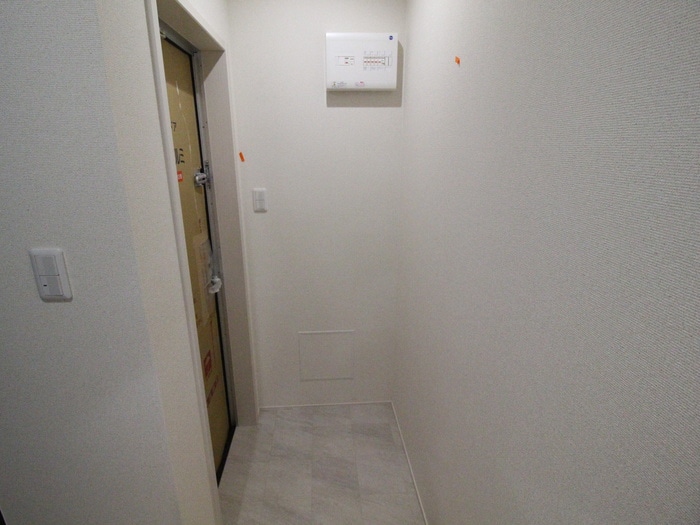 物件内観写真7　(玄関)
