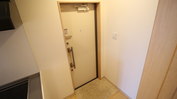 物件内観写真17　(玄関)