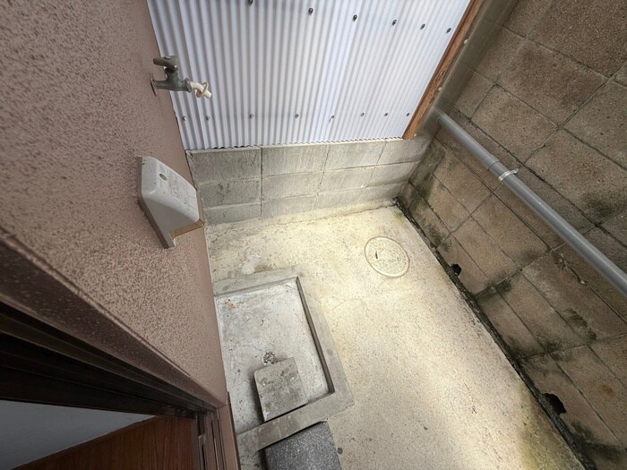 物件内観写真17　(洗濯機置場)