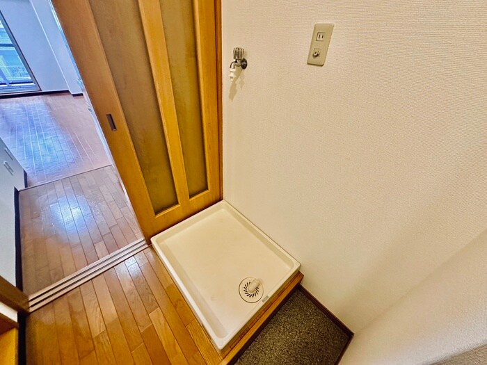 物件内観写真14　(洗濯機置場)