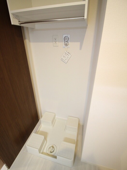 物件内観写真14　(洗濯機置場)