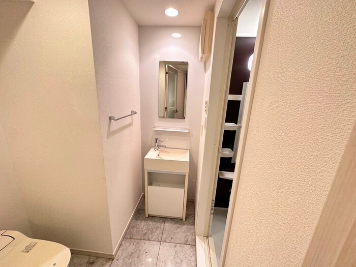 物件内観写真12　(洗面)