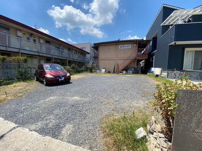 物件外観写真4　(駐車場)