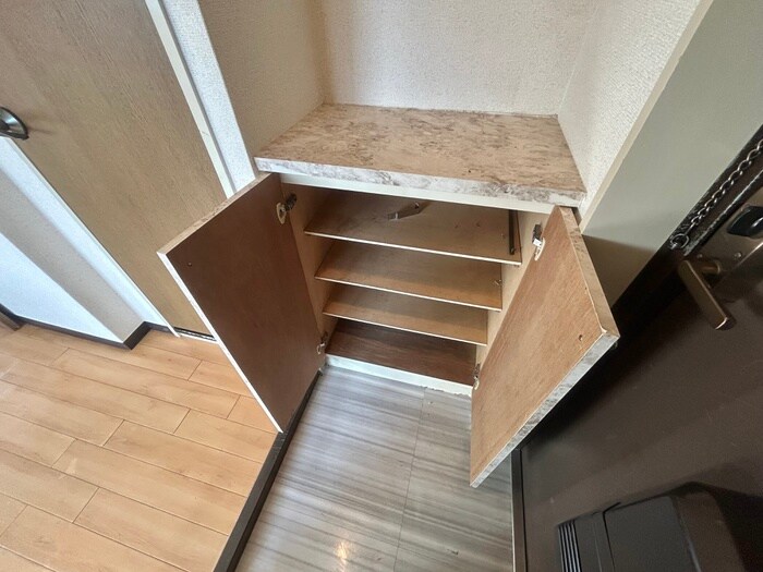 JMRレジデンス新大阪の靴箱