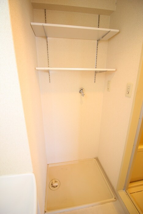 物件内観写真10　(洗濯機置場)