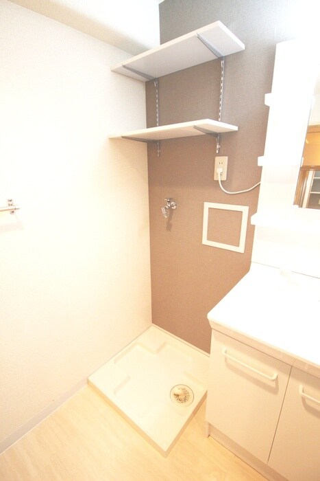 物件内観写真11　(洗濯機置場)