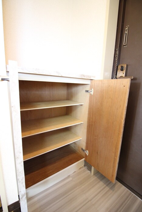 物件内観写真14　(靴箱)