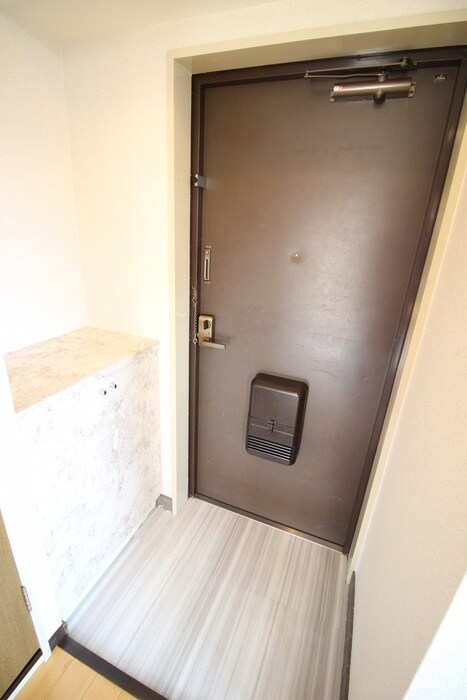 物件内観写真15　(玄関)