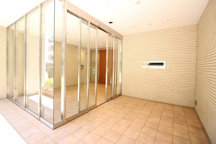 物件外観写真4　(エントランス部分)