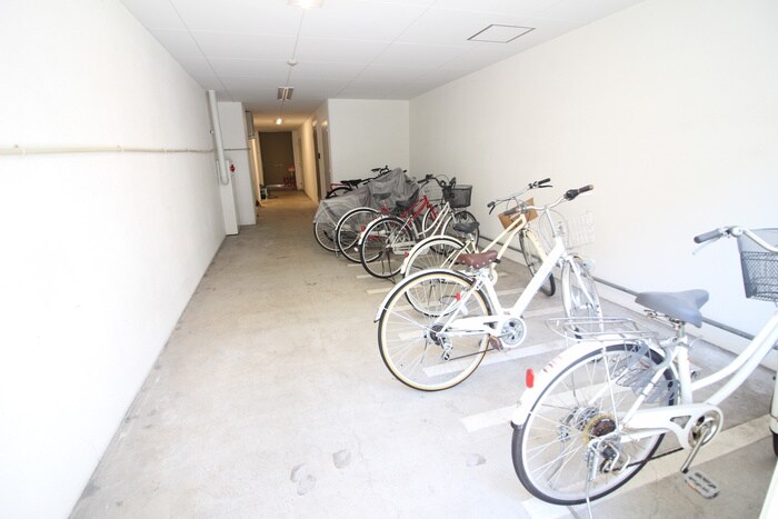 物件外観写真6　(駐輪場)