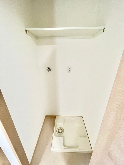 物件内観写真12　(洗濯機置場)