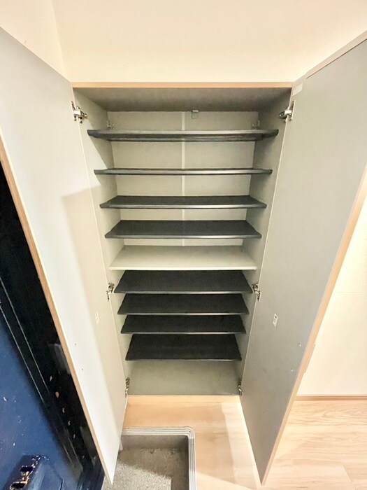 物件内観写真18　(靴箱)