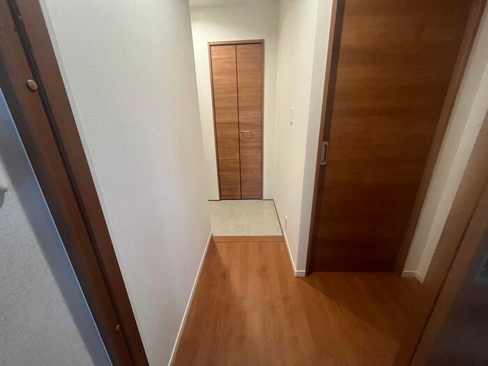 物件内観写真18　(廊下)