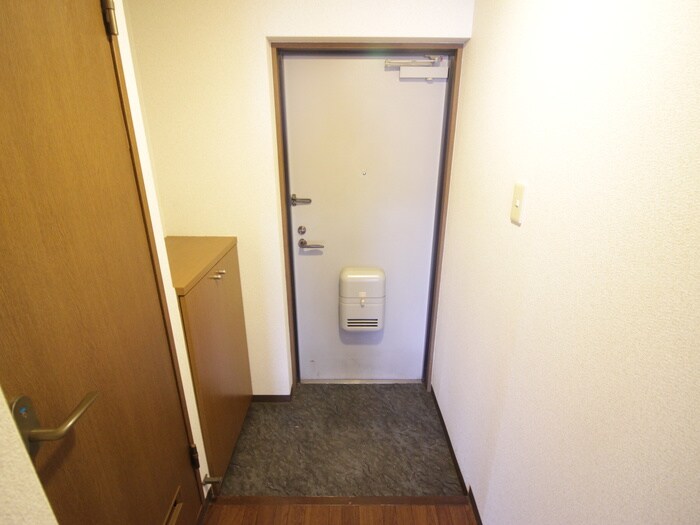 物件内観写真15　(玄関)