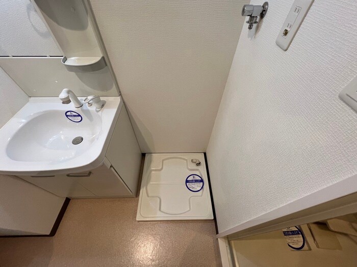 物件内観写真14　(洗濯機置場)