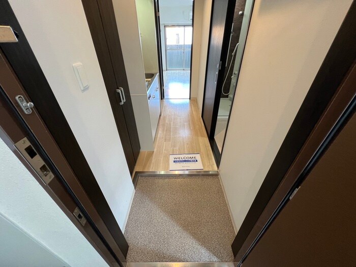 物件内観写真14　(玄関)