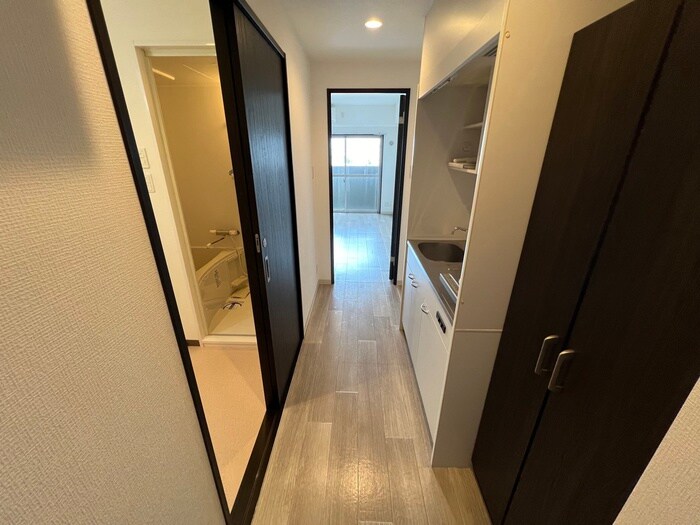 物件内観写真16　(廊下)