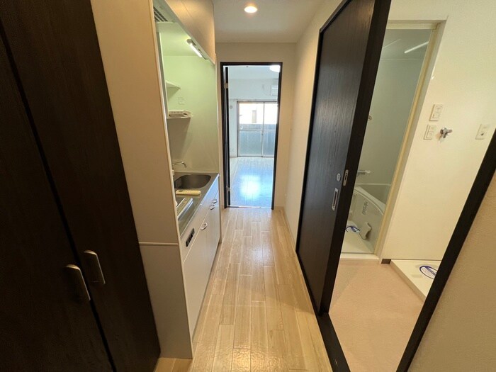 物件内観写真16　(廊下)