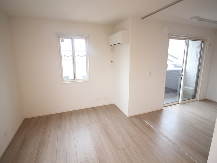 物件内観写真8　(居室)