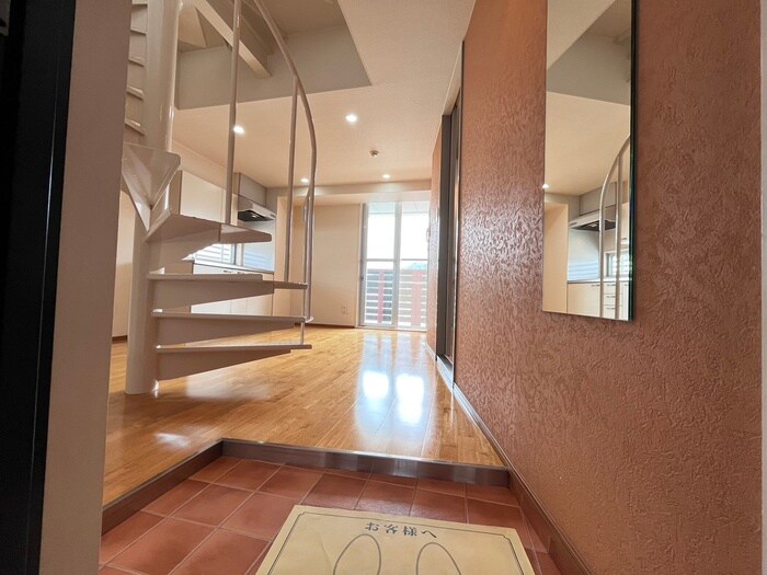 物件内観写真19　(玄関)