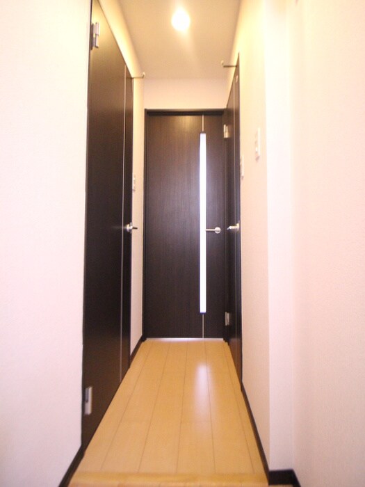 物件内観写真18　(廊下)