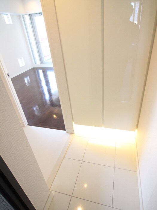 物件内観写真19　(玄関)