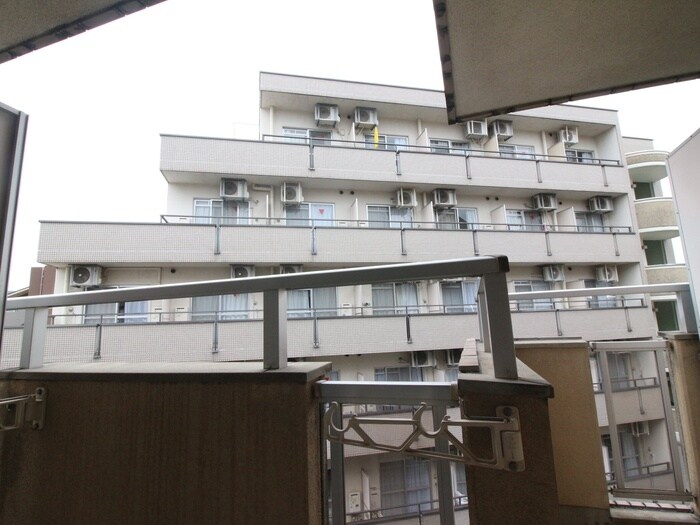 物件内観写真16　(室内からの展望)