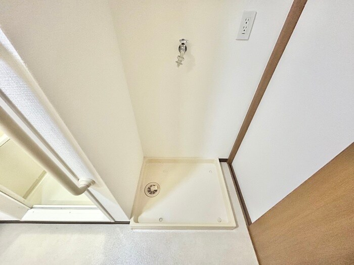 物件内観写真11　(洗濯機置場)