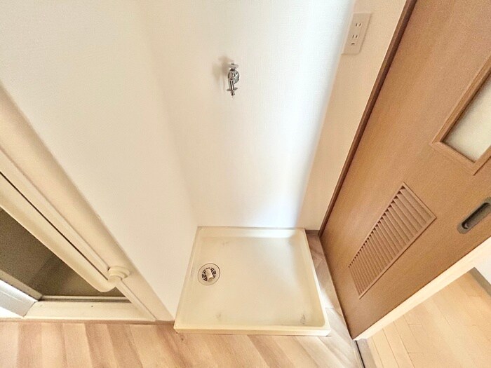 物件内観写真12　(洗濯機置場)