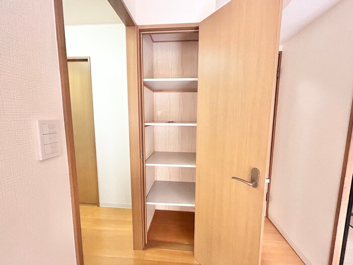 物件内観写真16　(収納)