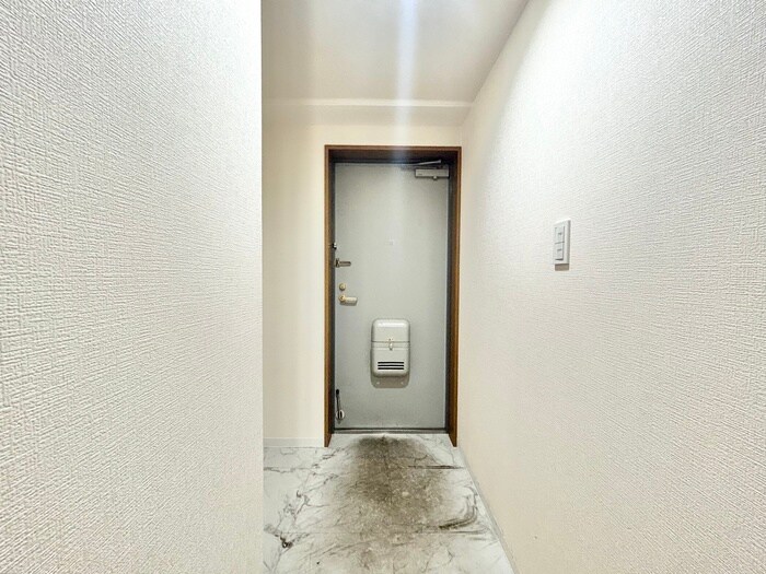 物件内観写真19　(玄関)
