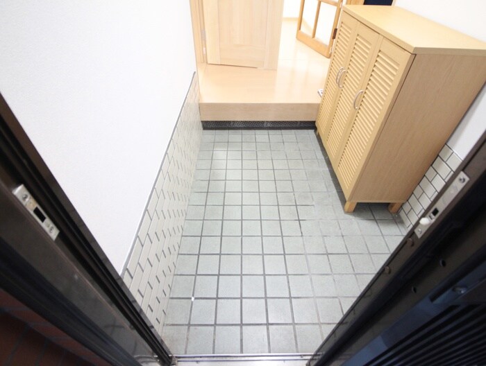 物件内観写真7　(玄関)