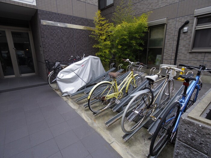 物件外観写真3　(駐輪場)