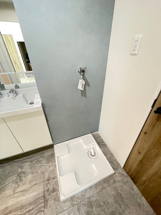 物件内観写真12　(洗濯機置場)