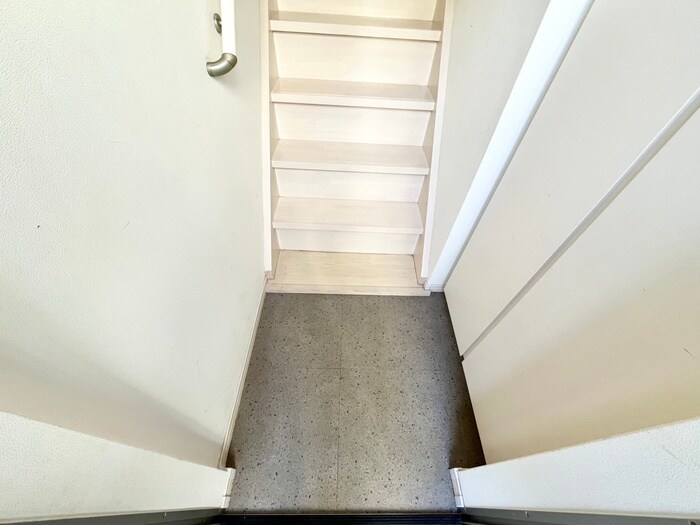 物件内観写真17　(玄関)