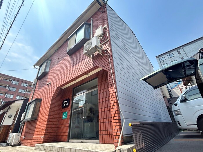 ピエール青山の外観写真