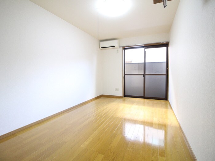 物件内観写真10　(居室)