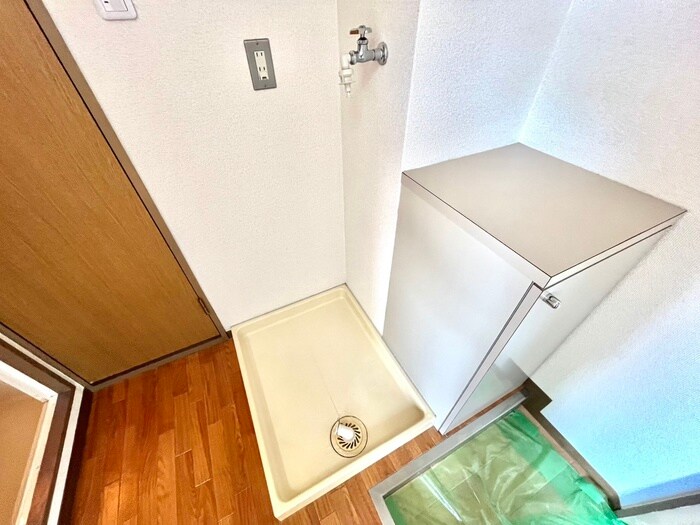 物件内観写真12　(洗濯機置場)