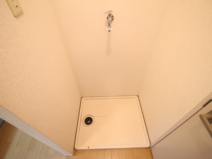 物件内観写真16　(洗濯機置場)