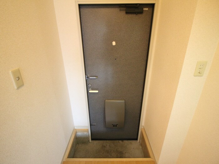 物件内観写真18　(玄関)